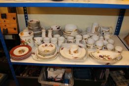 Collection of Royal Worcester tableware including Evesham (over 90 pieces).