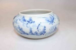 Chinese blue and white bowl with fish decoration, 10.5cm dia.