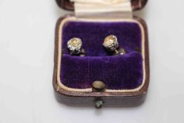 Good pair of diamond stud earrings, the two diamonds being approximately 0.6 carat each.