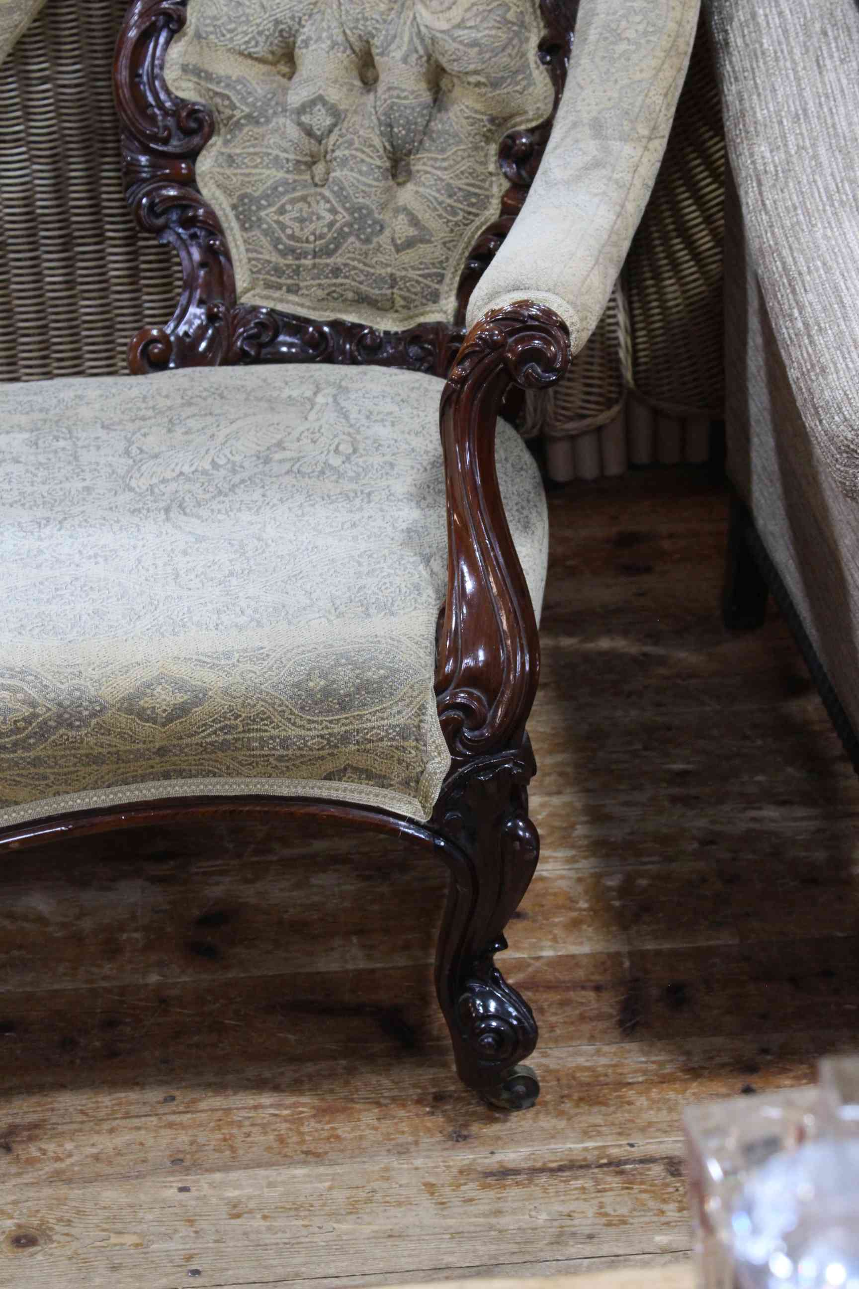 Victorian mahogany double button backed settee with serpentine front seat. - Image 3 of 3