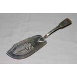 George III silver fiddle pattern fish slice, London 1816, 28.5cm in length.