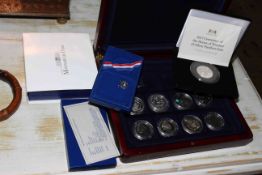 Collection of silver and other coinage inc: Liberty silver dollar 1986 proof coin in box with COA,