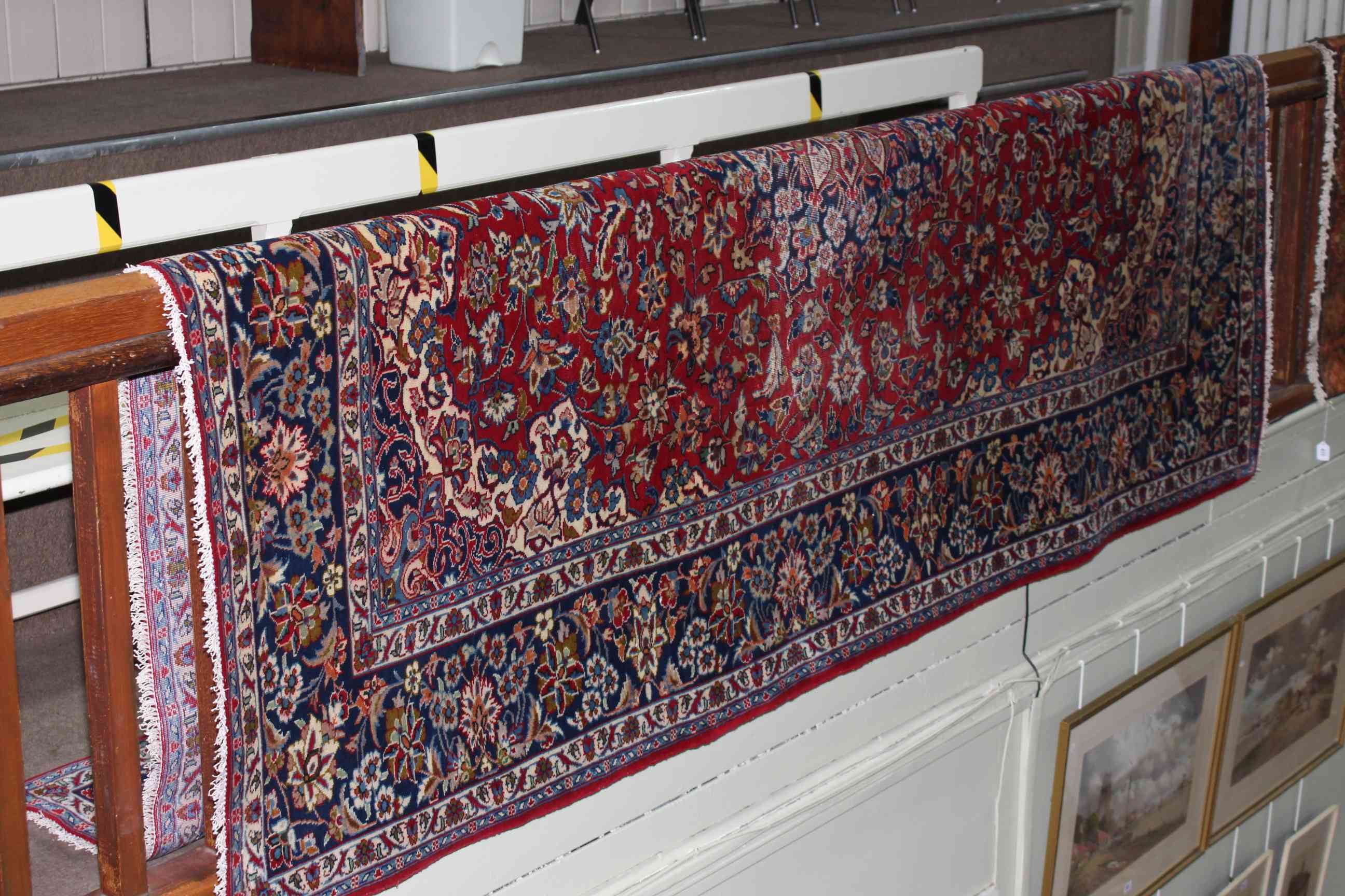Fine hand knotted Isfahan carpet 3.12 x 2.26m.
