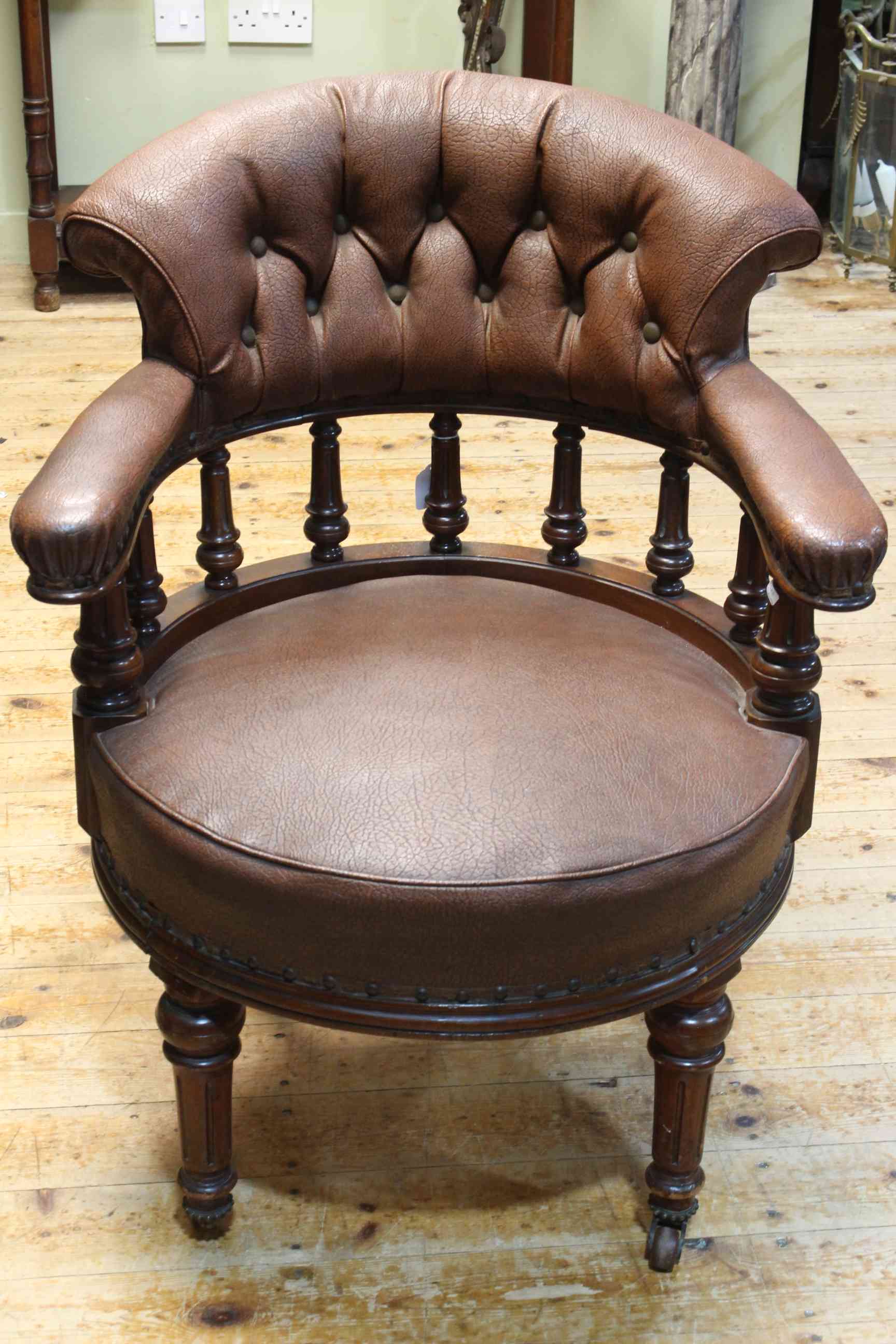 Victorian buttoned hide club chair. - Image 2 of 2