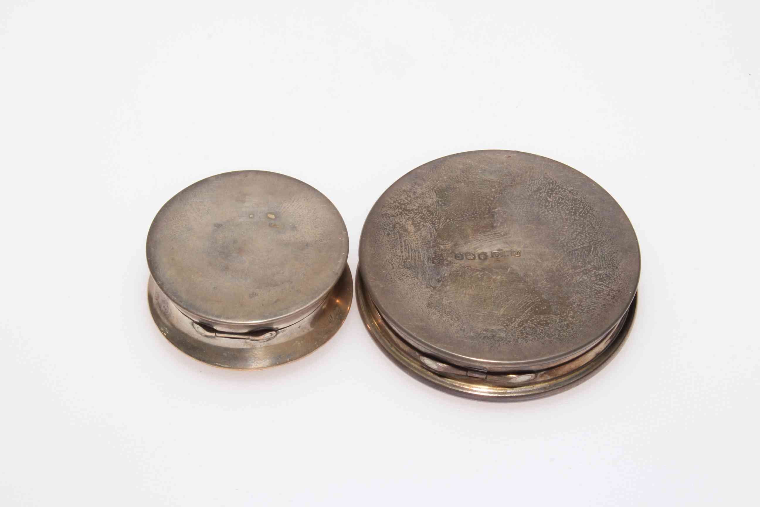 Silver and red enamel circular box 4cm diameter Birmingham 1926 and silver box Birmingham 1927 (2). - Image 2 of 2