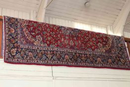 Fine hand knotted Isfahan carpet 3.12 x 2.26m.