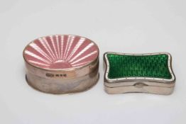 Chester hallmarked silver and green enamel serpentine sided box with white line border, 5cm across,