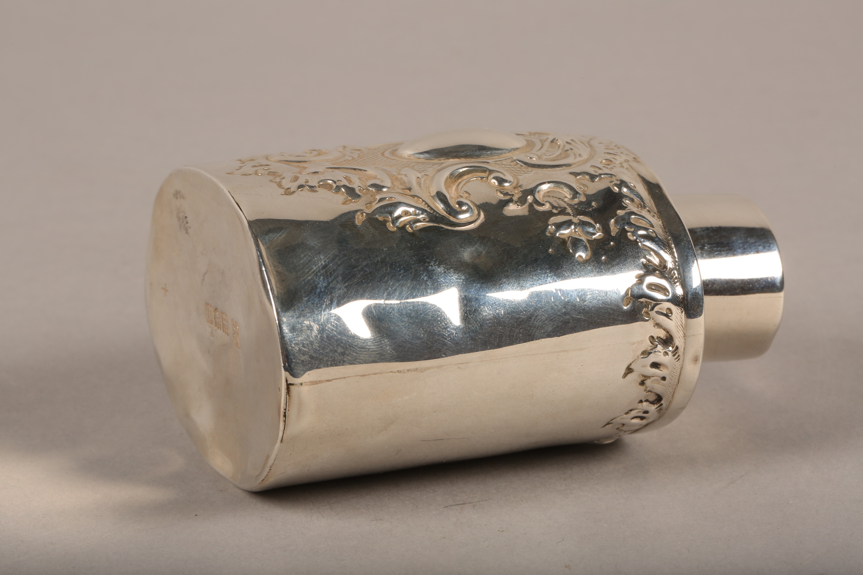 Victorian silver tea caddy, assay marked London 1897, weight 89g. - Image 4 of 8