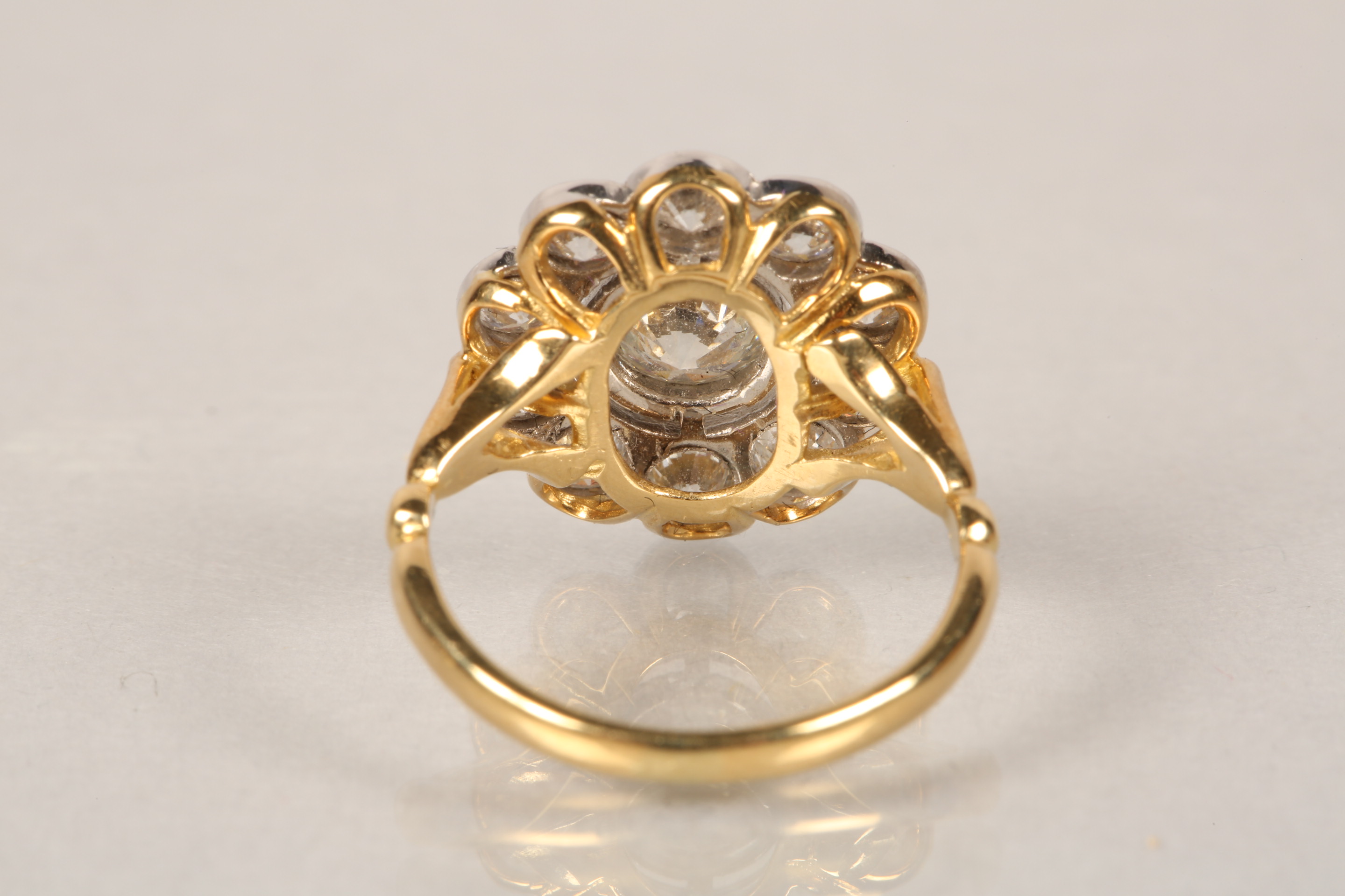 18 carat gold diamond cluster ring, daisy form, centre stone approx. 0.75 carat brilliant cut - Image 4 of 5