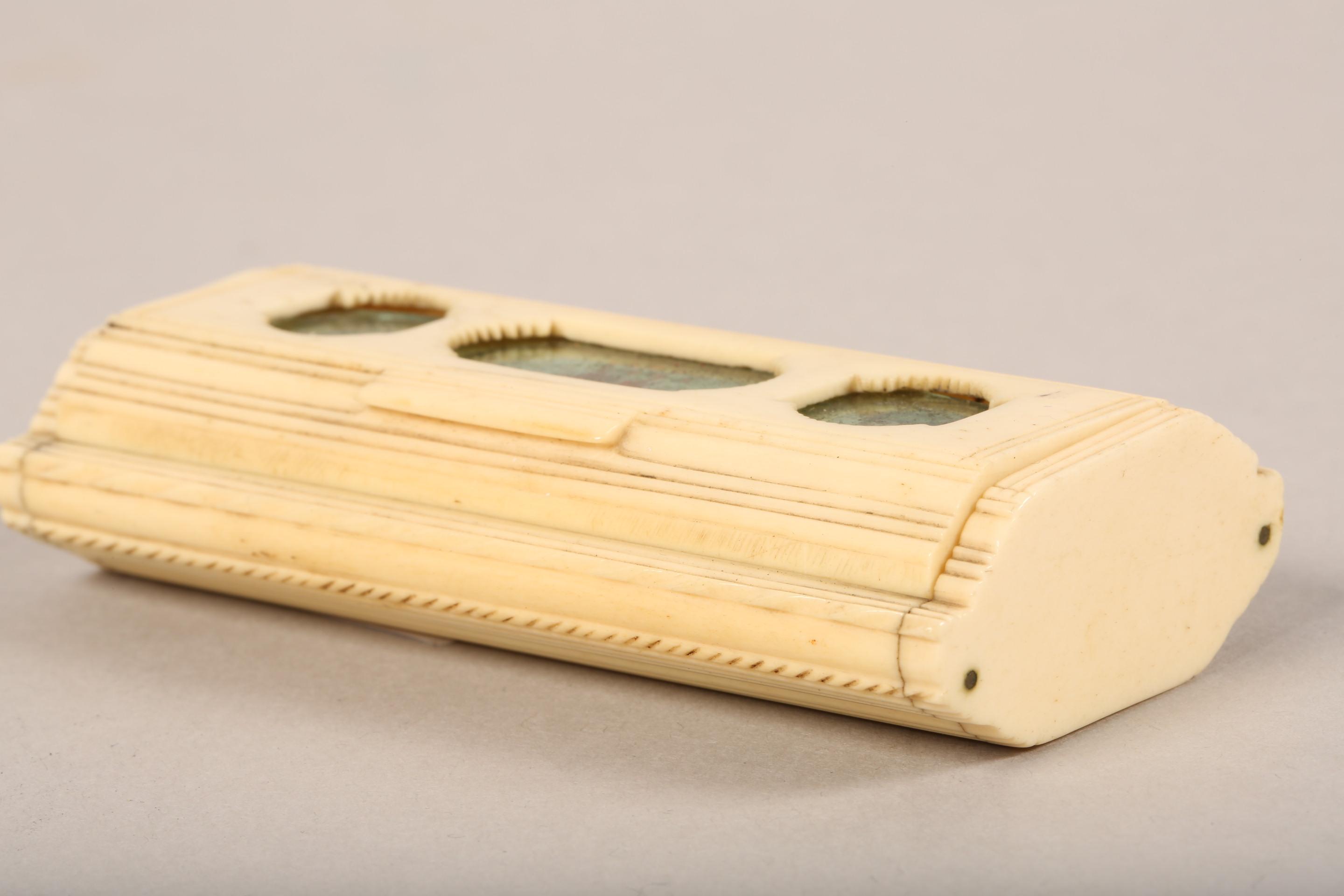 French 19th century bone, faux ivory snuff box, possibly Napoleonic prisoner of war hinged cover - Image 3 of 5