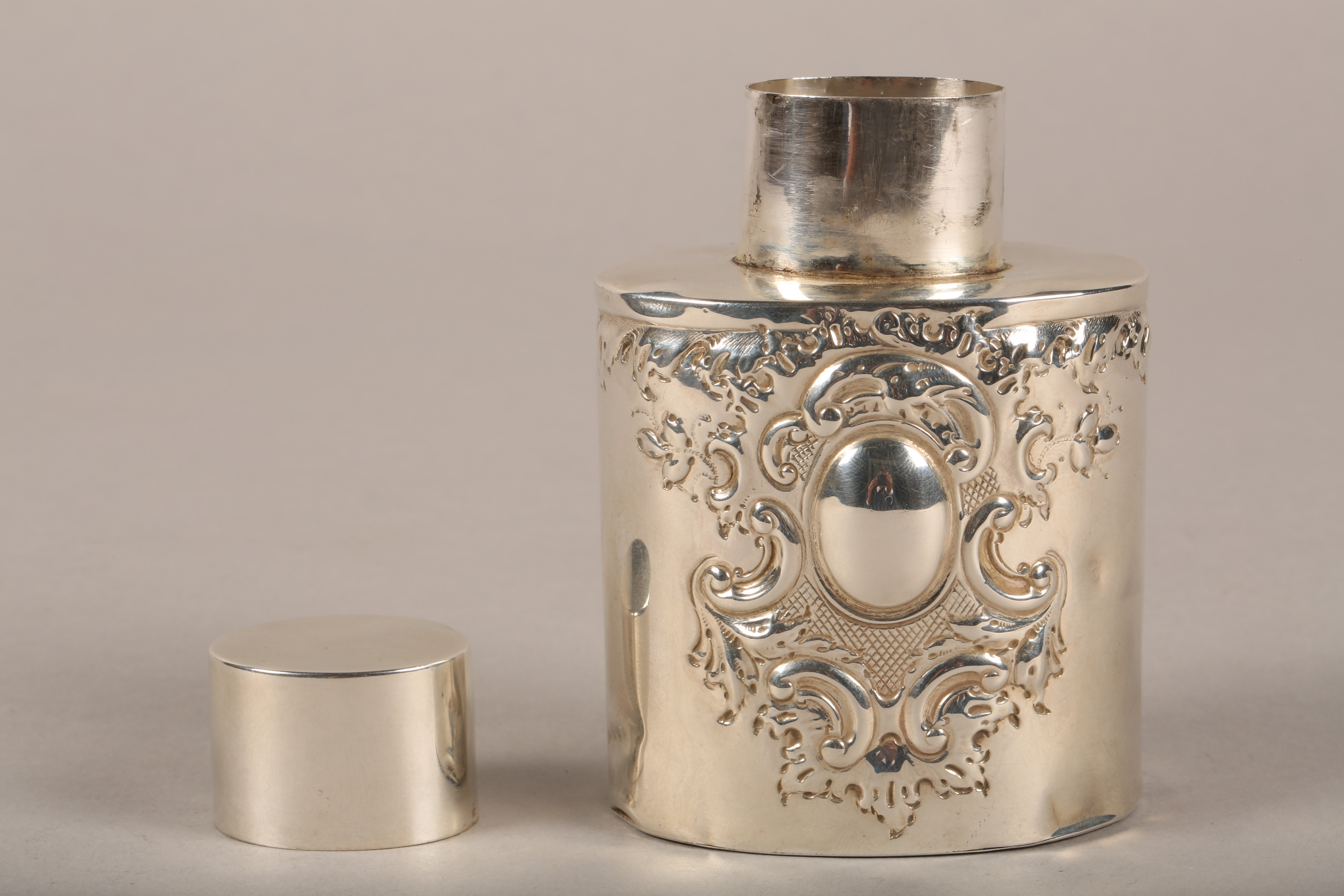 Victorian silver tea caddy, assay marked London 1897, weight 89g. - Image 3 of 8