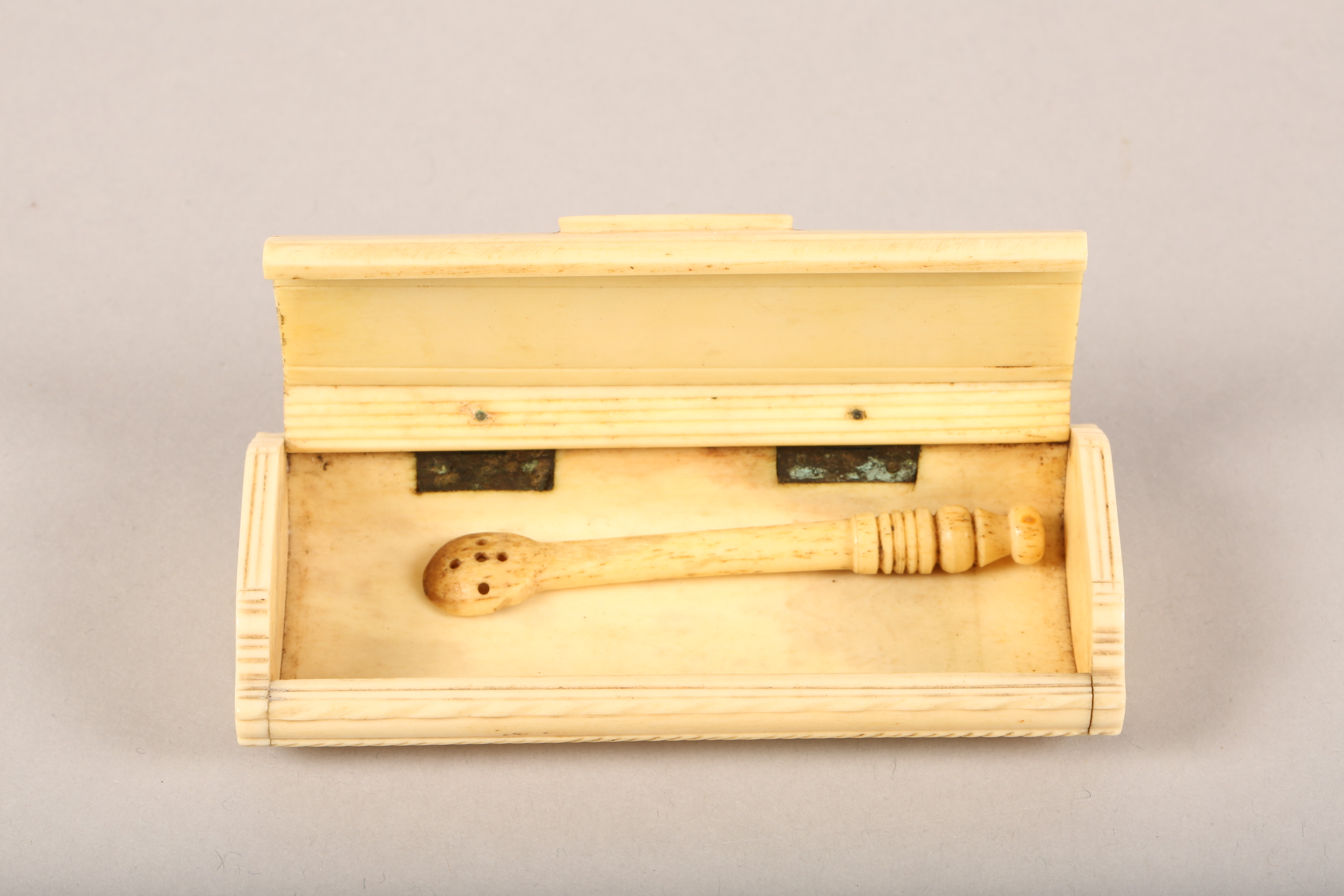 French 19th century bone, faux ivory snuff box, possibly Napoleonic prisoner of war hinged cover - Image 5 of 5