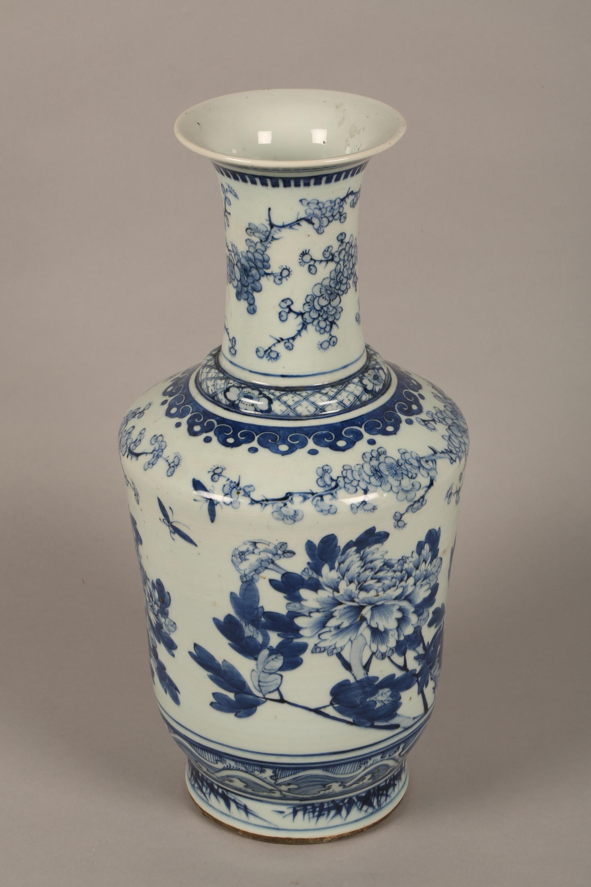 19th/20th century Chinese blue and white vase, decorated with flowering prunus and peonies. 44.5cm - Image 4 of 6