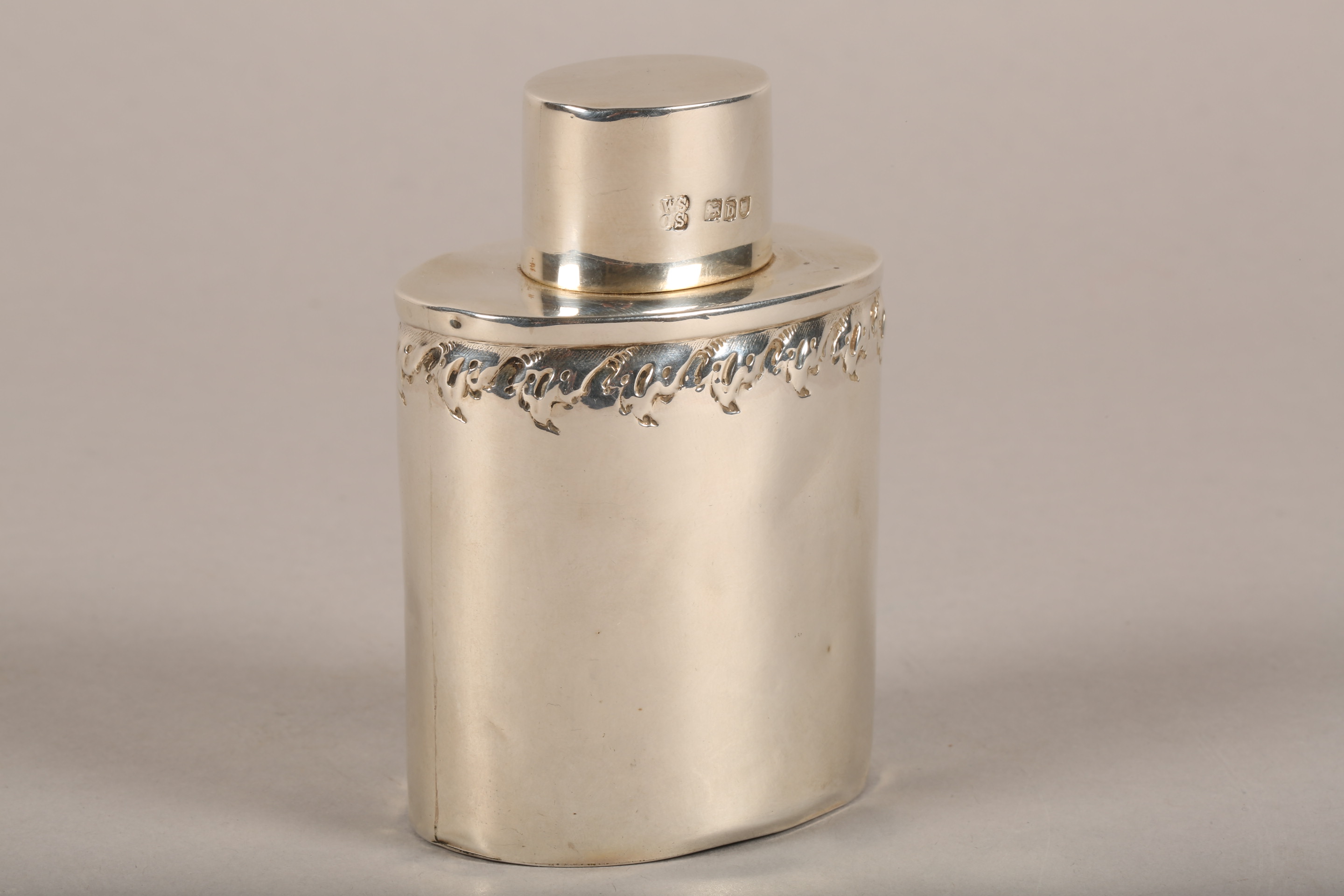 Victorian silver tea caddy, assay marked London 1897, weight 89g. - Image 7 of 8