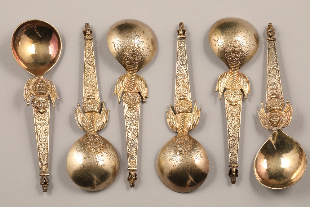 Box of six late 19th century Polish silver gilt spoons, ornate tapered stems with a kings head below - Image 3 of 3