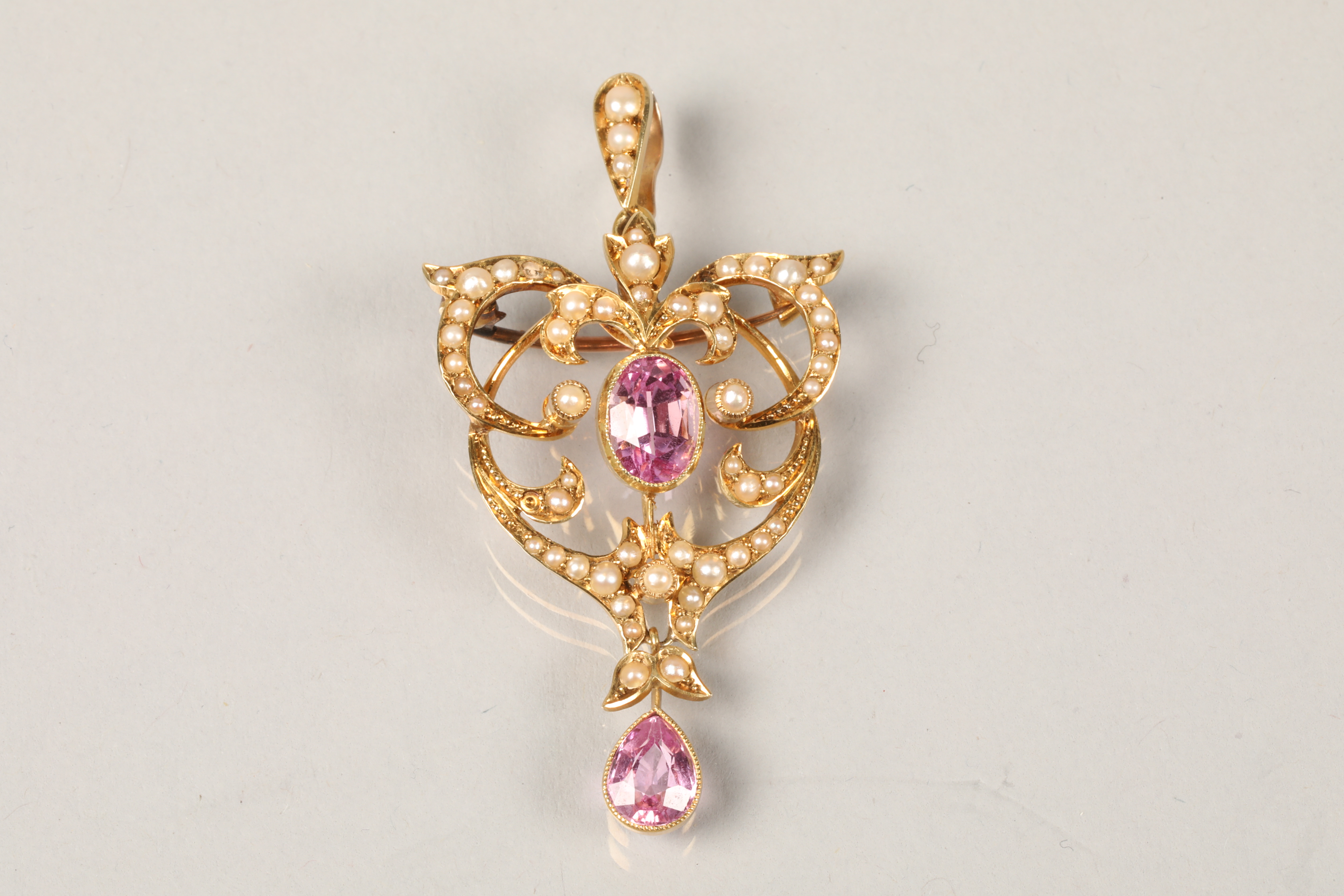 Edwardian ladies 15 carat gold tourmaline and pearl seed pendant or brooch, weight 6g. - Image 3 of 5