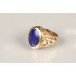 Gents 9 carat yellow gold signet ring, set with lapis lazuli, weight 10.9g.