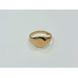 An 18ct gold signet ring (shank cut) CONDITION REPORT: 3.