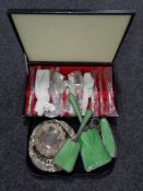 A tray of part dressing table set,