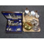 A tray of brass lamp,