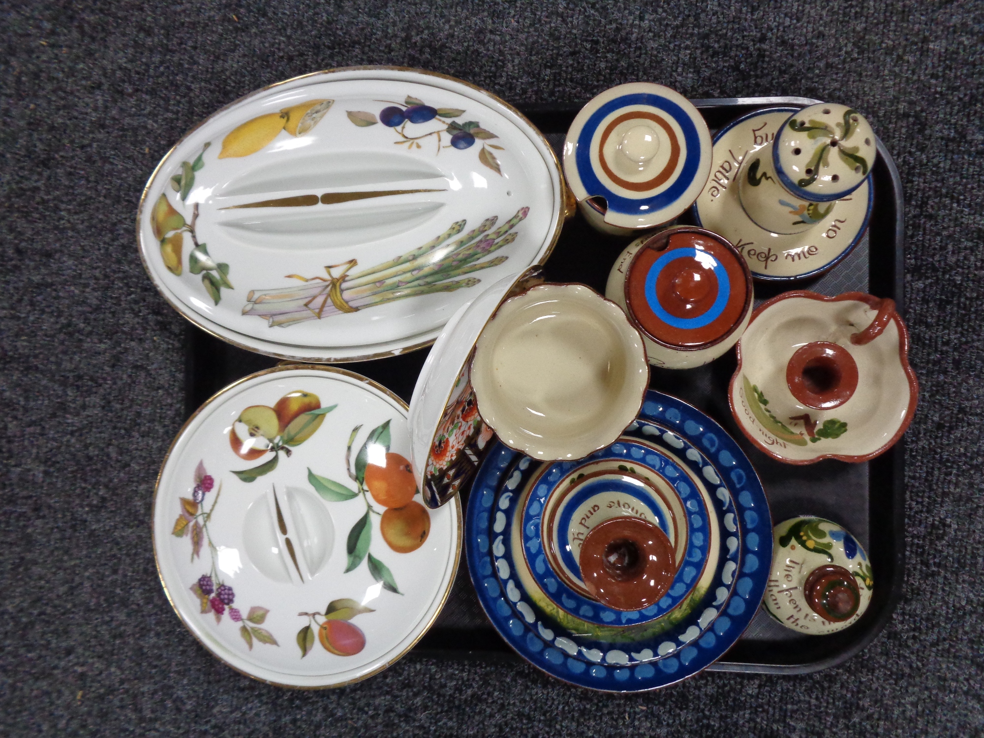 A tray of Torquay ware, Evesham dishes,