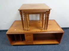 A nest of three inlaid mahogany tables on reeded legs together with an inlaid mahogany two tier