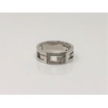 An 18ct white gold and diamond set Gucci ring, 10.5g, size R.