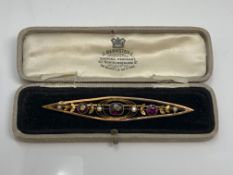 A Victorian almandine garnet and pearl brooch CONDITION REPORT: 5.4g.