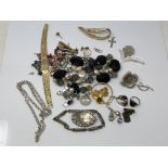 A group of silver and costume jewellery to include an engraved Dover Castle brooch,