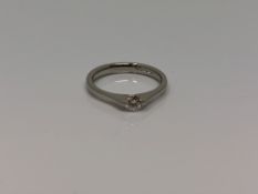 A platinum solitaire diamond ring, approx. 0.