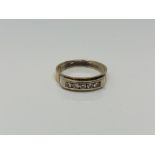 An 18ct gold five stone diamond ring, size O. CONDITION REPORT: 4.