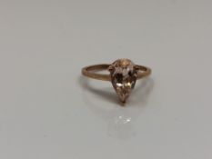 A 9ct gold pink morganite ring,
