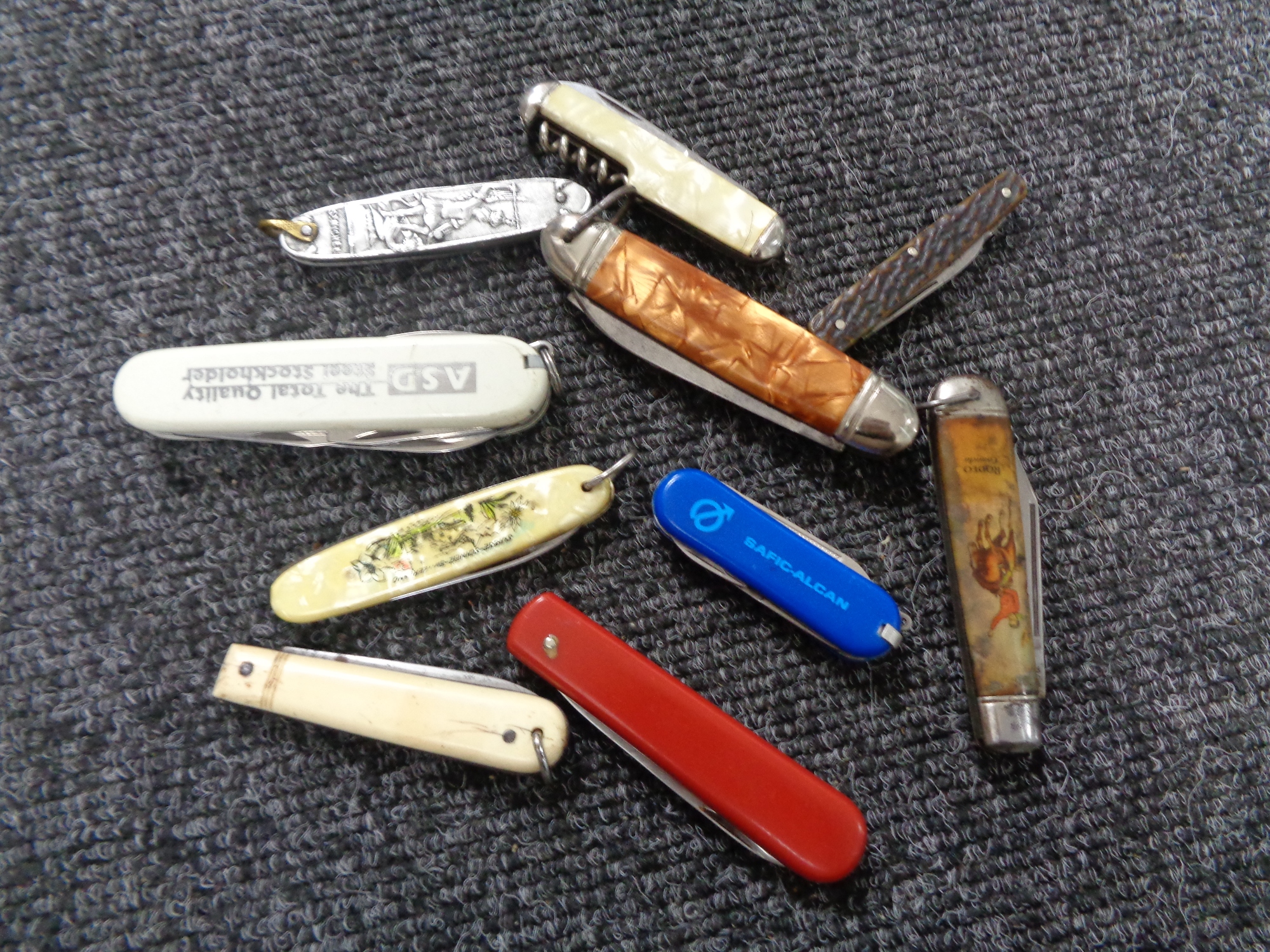 Ten pocket / pen knives various