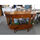 A good quality Willis and Gambier side table,
