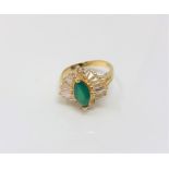 An 18ct gold dress ring, size M CONDITION REPORT: 5.