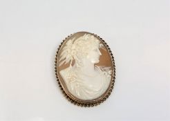 A good quality large gold framed cameo brooch 42.84 mm x 55.48 mm.