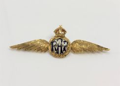 A 15ct gold enamel RAF brooch CONDITION REPORT: 3.