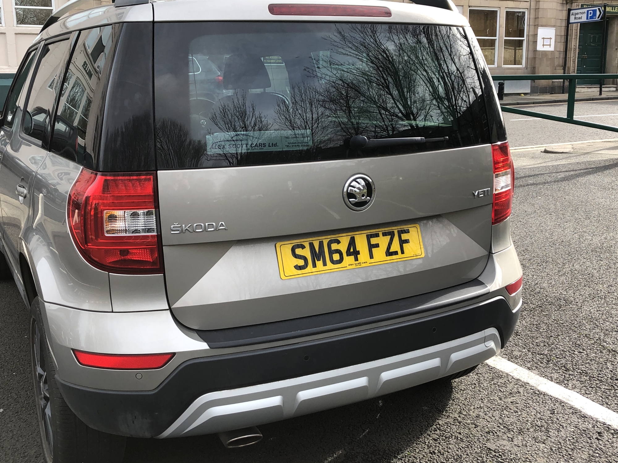 A Skoda Yeti Elegance TSI motorcar, registration SM64 FZF, five door hatchback, 1197cc, petrol, - Image 4 of 11