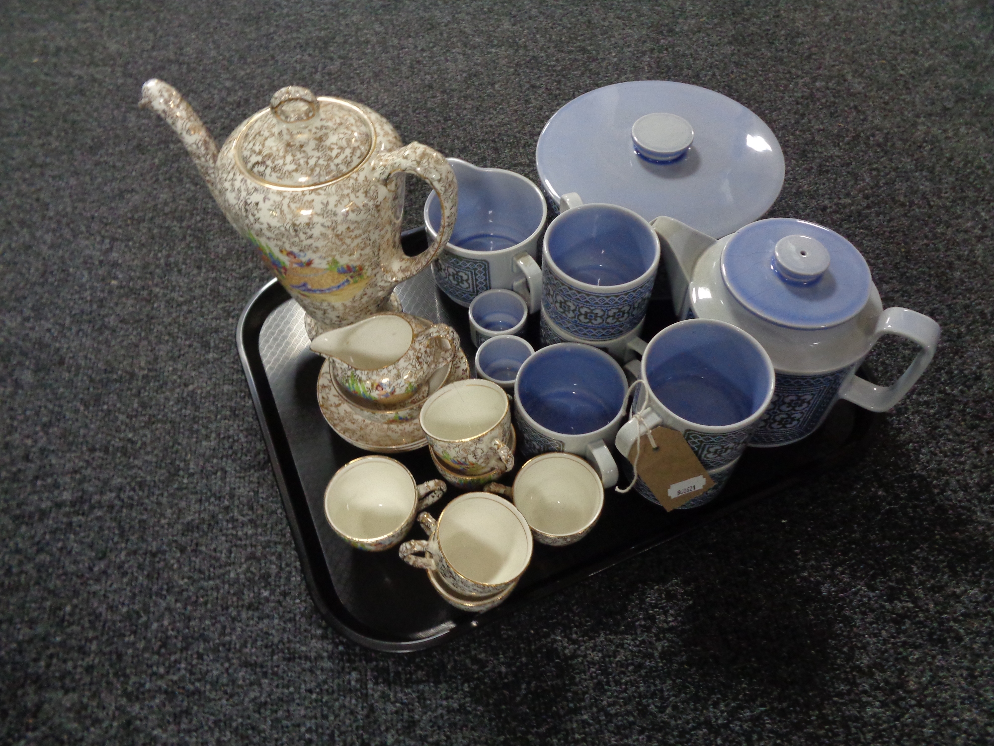 A tray of ten pieces of Hornsea Tapestry tea and dinner,