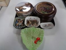 A tray of assorted collector's plates, Wade Whimsies,