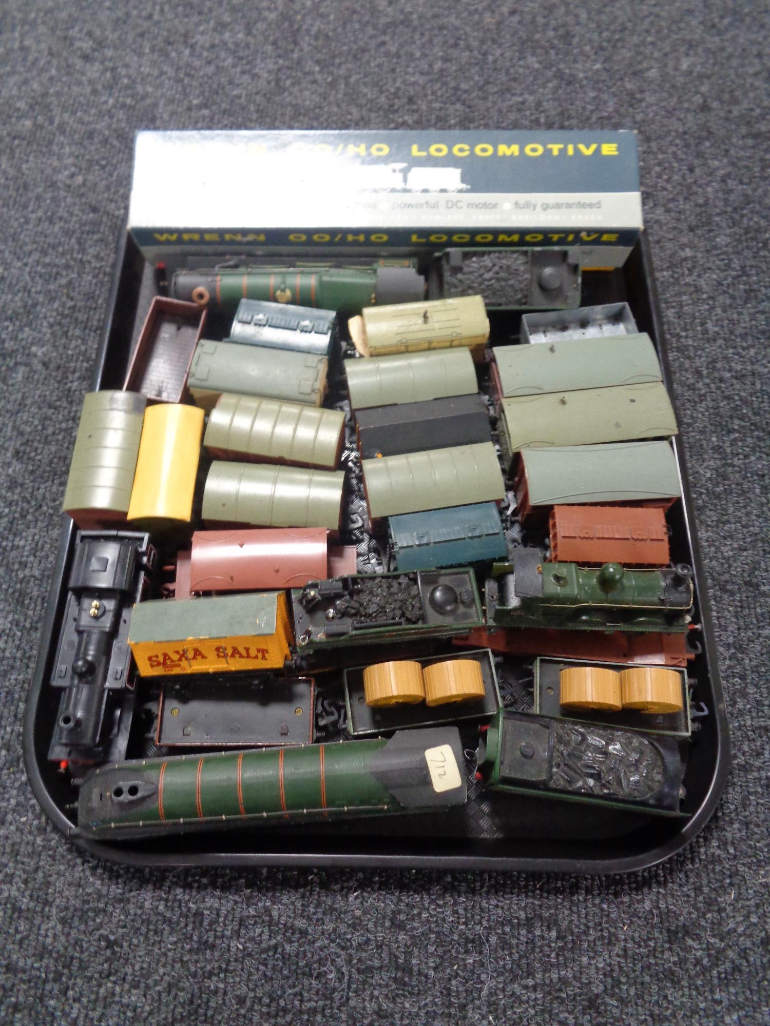 A tray of boxed Wren 00/HO Cardiff castle locomotive with tender, boxed,