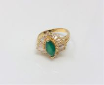 An 18ct gold dress ring, size M CONDITION REPORT: 5.