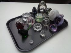 A tray containing assorted glass, paper weights, Swarovski hedgehog (a/f),