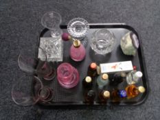 A tray of assorted glass ware to include Caithness vase and perfume bottle,