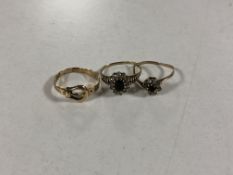 Three 9ct gold dress rings, 5.7g.