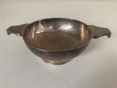 A silver porringer, 173.7g, London 1977.