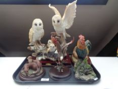 A tray containing five assorted animal ornaments to include Juliana Collection, Country Artists.