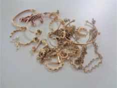 A quantity of yellow metal jewellery, some items hallmarked, broken chains, earrings etc, gross 47.