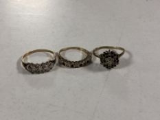 Three 9ct gold dress rings, 5.3g.