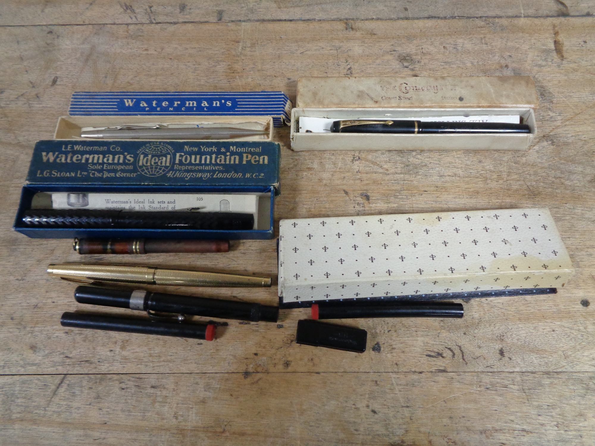 A Parker Duofold fountain pen, a 'The Conway Stewart' fountain pen, a Sheaffer fountain pen,